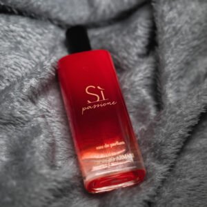 V22-Si-Passione-red-Giorgio-Armani-023.jpeg www.kolhaaga.com